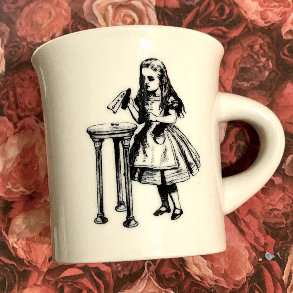 Fishs Eddy Alice in Wonderland coffee cup rare